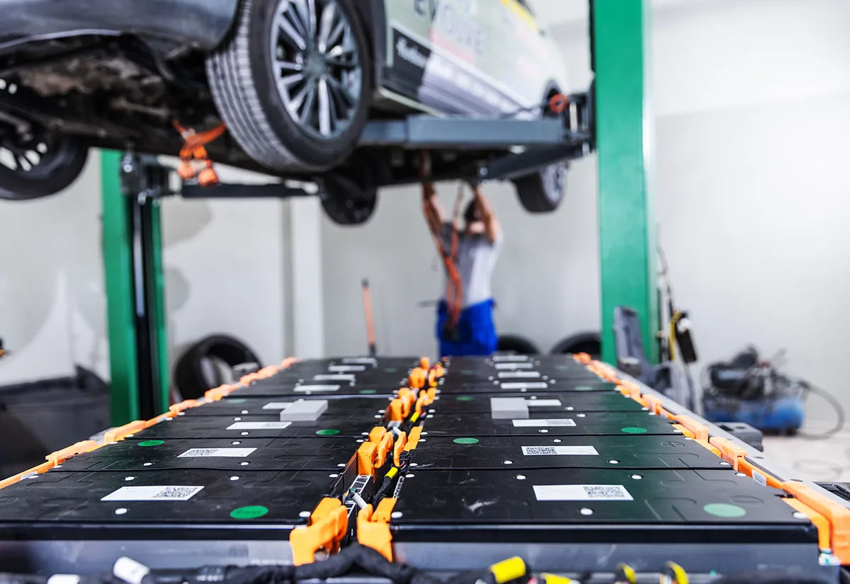 What makes Li-ion battery logistics so complex?